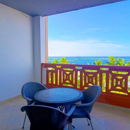 Ivory Beachfront Stays Mombassa Buitenkant foto