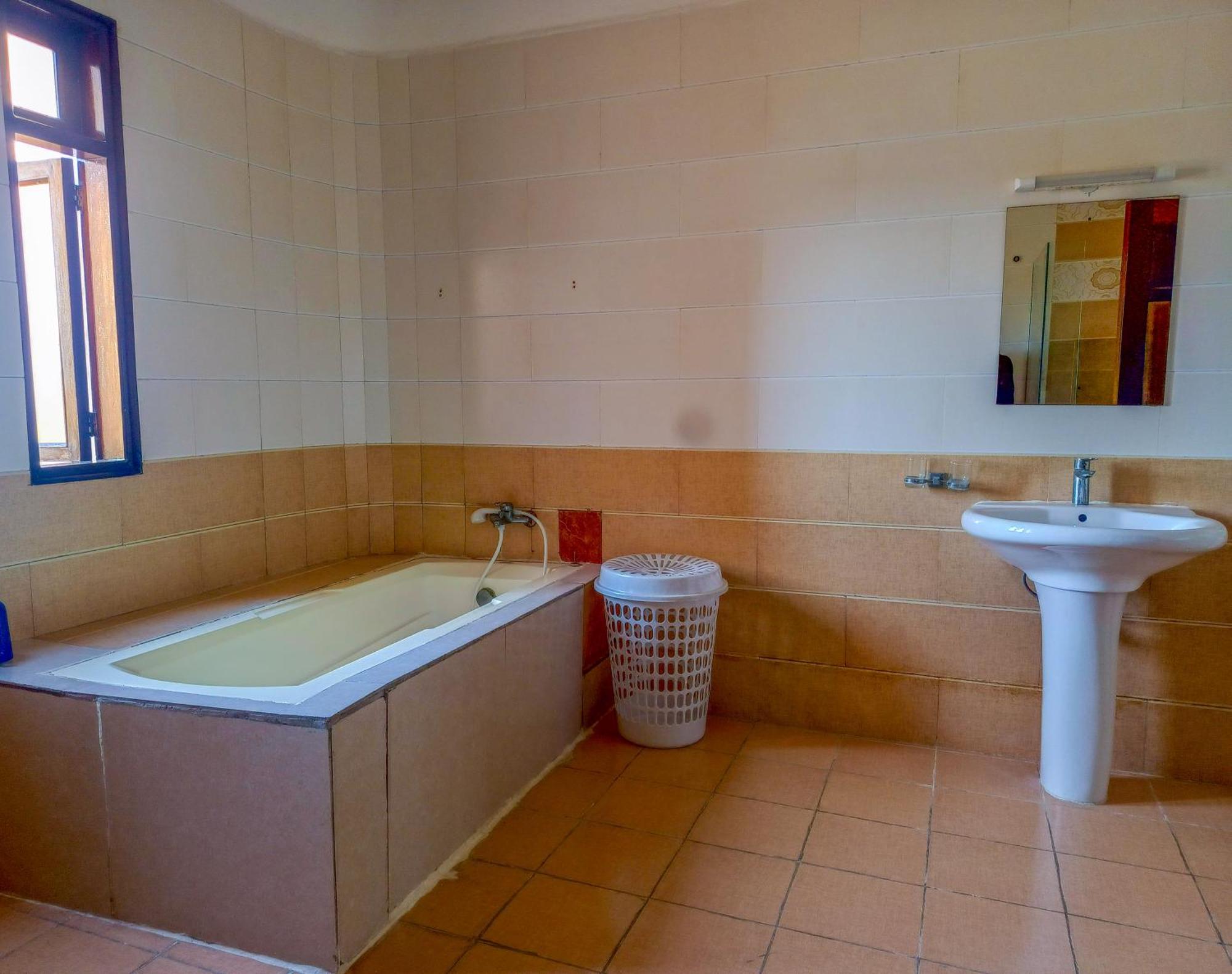 Ivory Beachfront Stays Mombassa Buitenkant foto