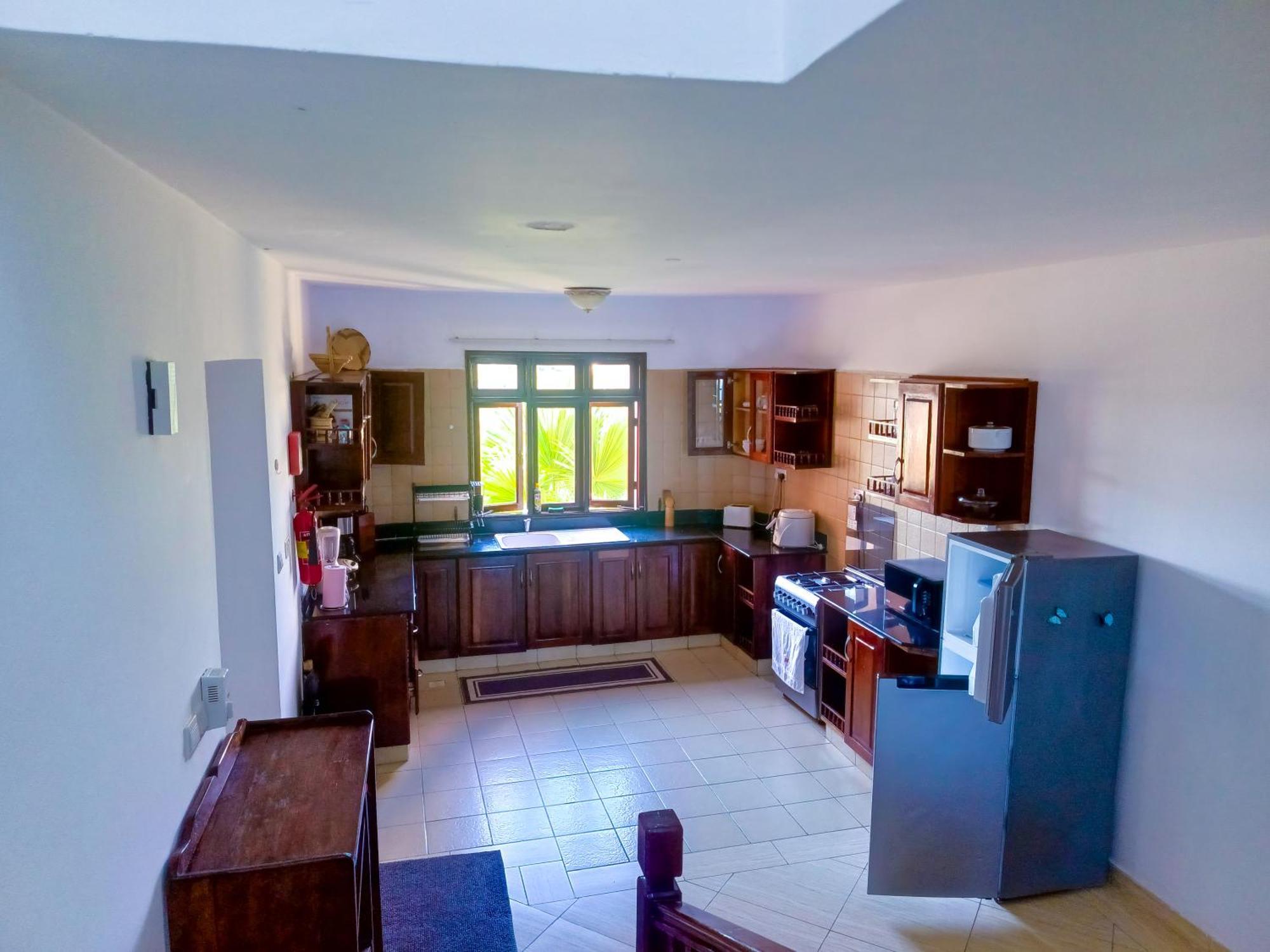 Ivory Beachfront Stays Mombassa Buitenkant foto