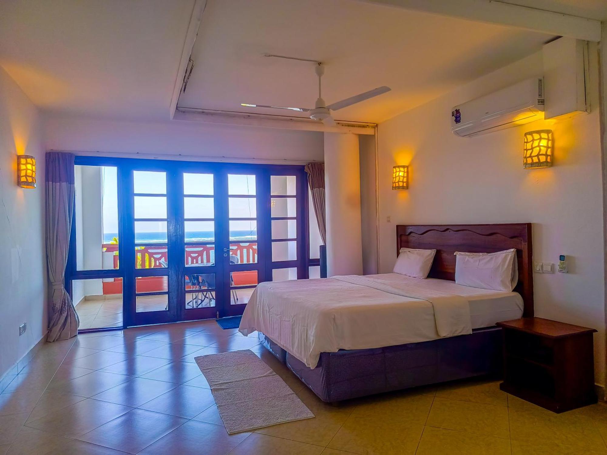 Ivory Beachfront Stays Mombassa Buitenkant foto