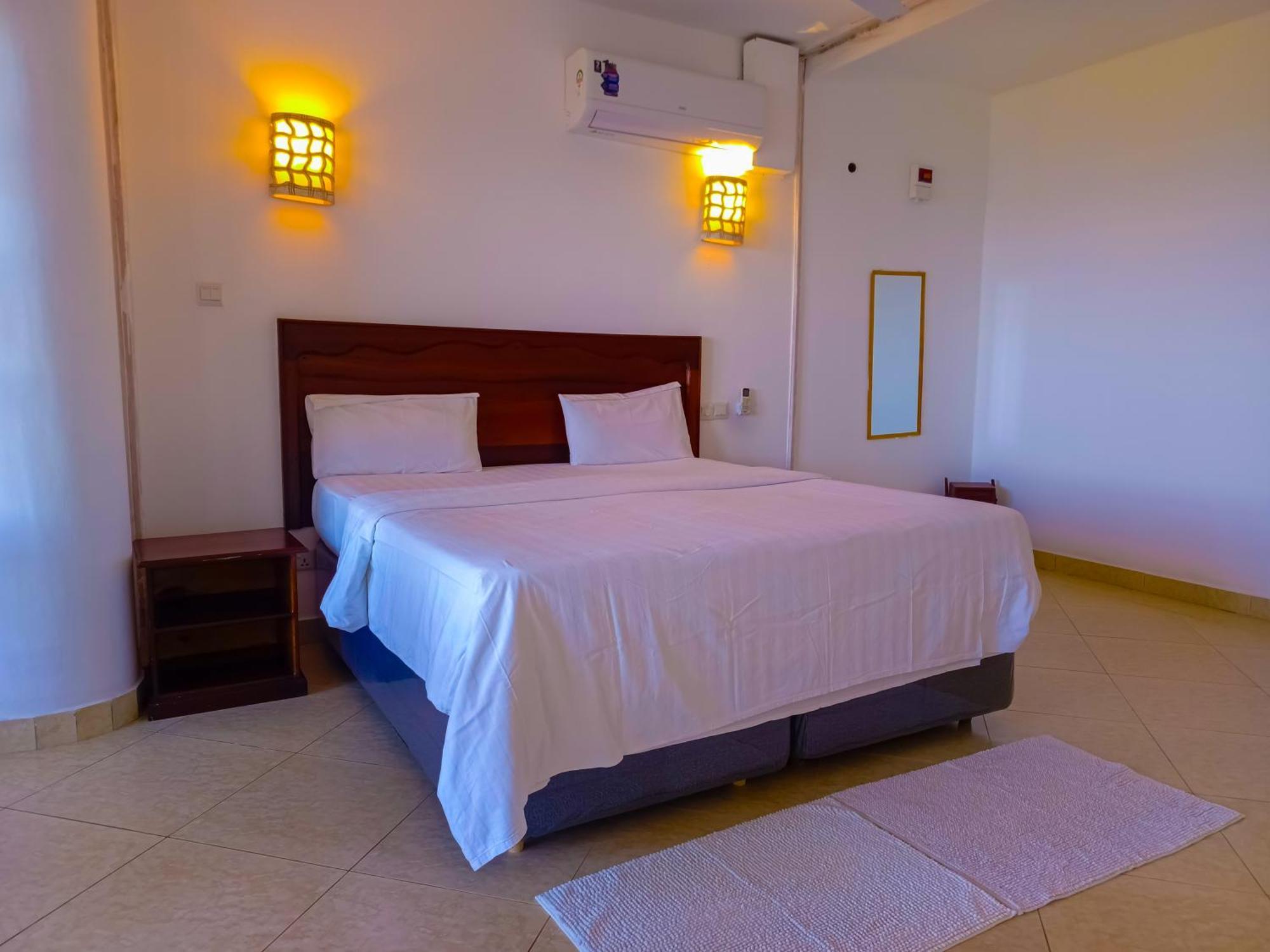 Ivory Beachfront Stays Mombassa Buitenkant foto
