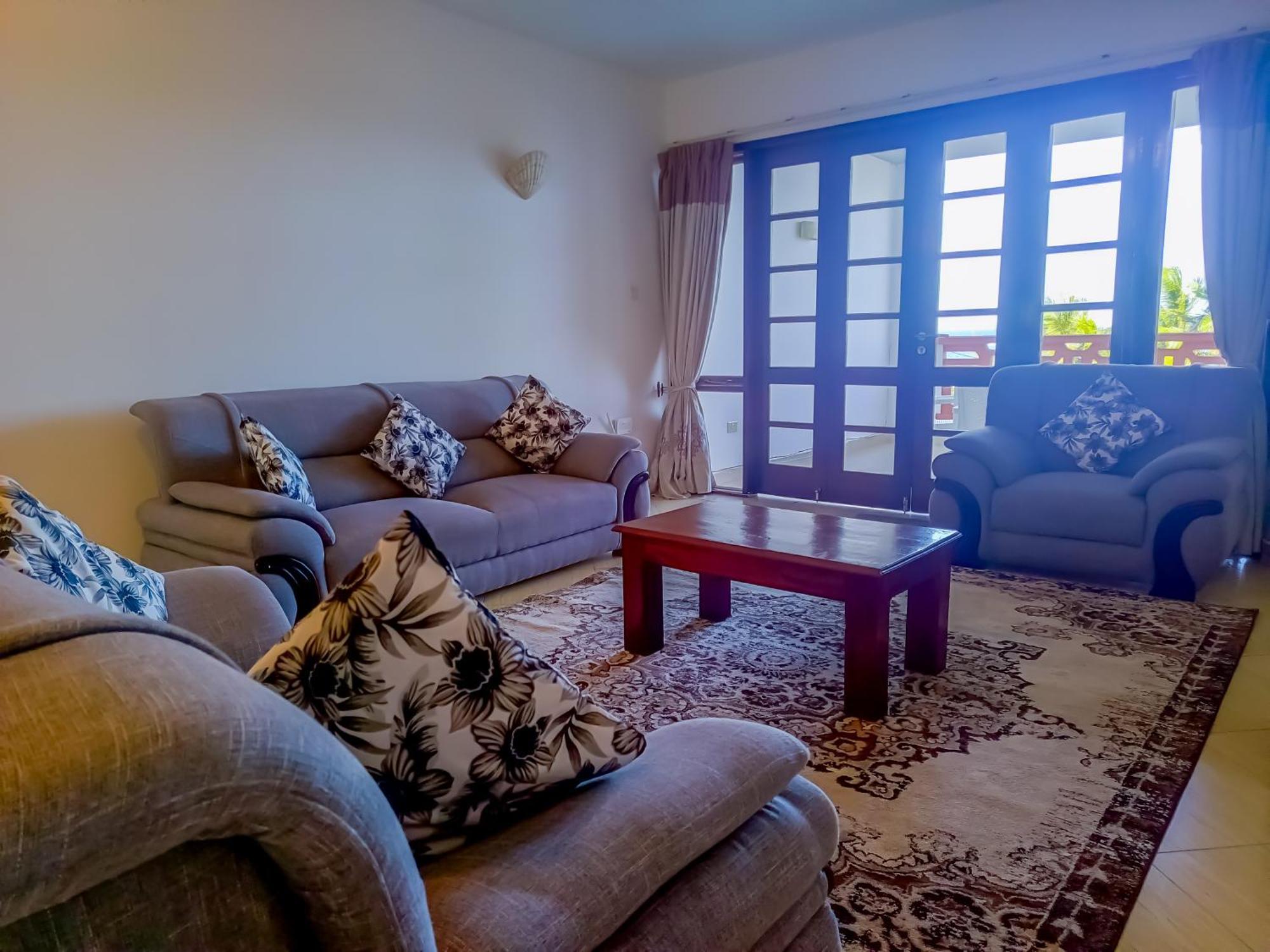 Ivory Beachfront Stays Mombassa Buitenkant foto